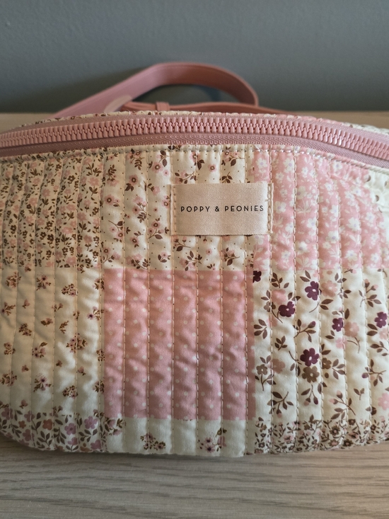 Poppy & Peonies Handbags - Poppy & Peonies Quilted Pink Floral large Sidekick Bag